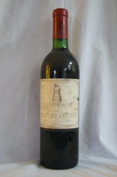 null 1 bouteille de Pauillac, Grand Vin de Château La Tour, 1974. (étiquette sal...