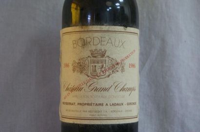 null 1 bouteille de Bordeaux, château Grand Champ, 1986 (étique sale et décollée...