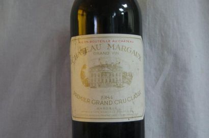 null 1 bouteille de château Margaux, Grand Cru Classé, 1984. (étiquette légèrement...