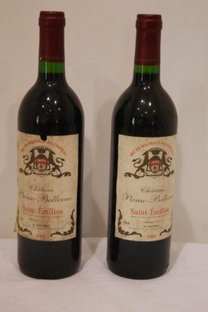 null 2 bouteilles de Saint Emilion "Château Picau-Bellevue" 1989. Etiquette sale...