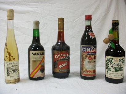 null Lot d'alcools : Sangria, Cinzano, Cherry Brandy, Génépi, Vin de Noix.