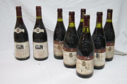 null Lot de 9 bouteilles comprenant deux bouteilles de Bourgogne Domaine du Chateau...