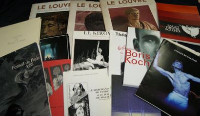 null Lot de fascicules sur le Louvre et de programmes/catalogues sur le ballet et...