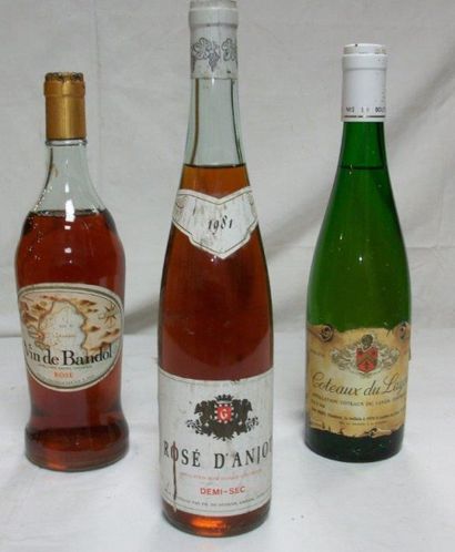 null Lot de 3 bouteilles : Bandol (caspsule abîmée), Rosé d'Anjou 1981, Côteaux du...