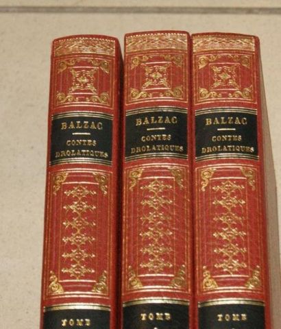 null Ensemble de 3 séries de livres reliés : Voltaire "Oeuvres" Fac-similé de l'édition...