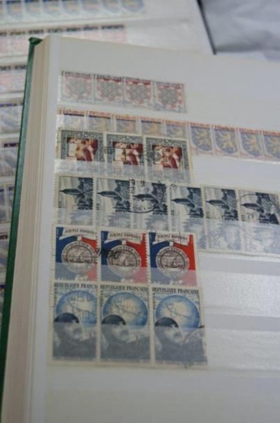 null FRANCE Lot de 6 albums de timbres.