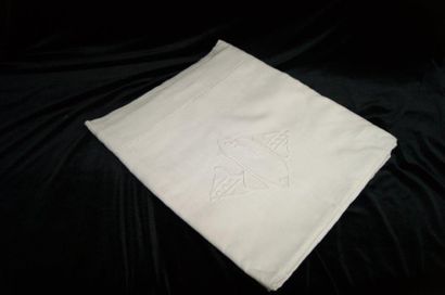 null Drap (320 x 230 cm) en lin ajouré faisceaux et monogrammé LR.