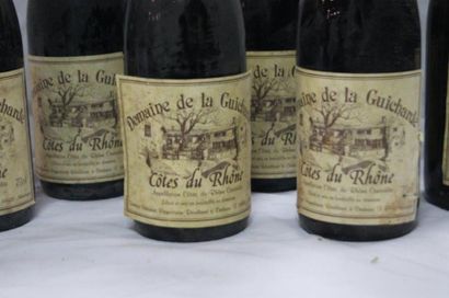 null 5 bouteilles de Côtes du Rhône, domaine de La Guicharde, 1978. (esa, LB) On...
