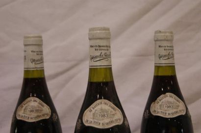 null Trois bouteilles de Nuits Saint-Georges ,Patriarche père et fils , 1983 . Etiquettes...