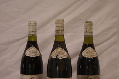 null Trois bouteilles de Vosne-Romanée, Patriarche père et fils,1983 . Etiquettes...