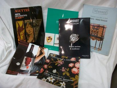 null Petit lot de catalogues de vente : Massol, Morand, Aguttes, Gros et Delettrez...