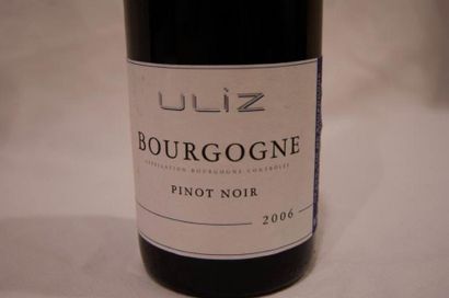 null 3 bouteilles de Pinot Noir, Uliz, 2006.