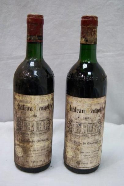 null 2 bouteilles de Bordeaux, Château Lamothe, 1982. (ets, LB, capsules gondolé...
