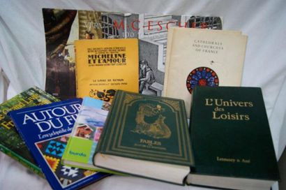 null Petit lot de livres comprenant Le grand Livre de la France sauvage, L'univers...