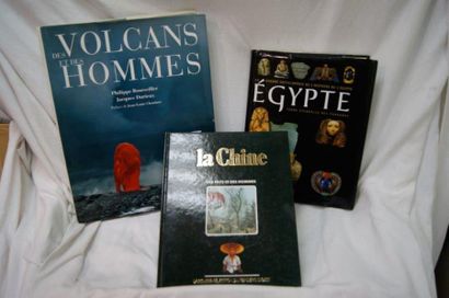 null Lot de 3 livres comprenant L'Egypte, La Chine, Des volcans et des hommes