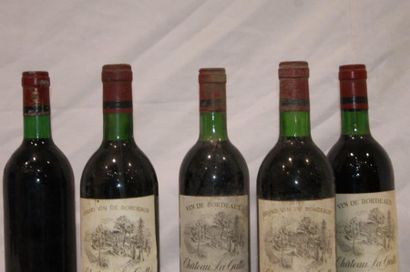 null 5 bouteilles de Chateau Lagatte : une de 1980 , deux de 1983 , une de 1981 et...