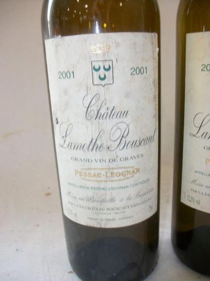 null 3 bouteilles de Pessac Léongnan Blanc, Château Lamothe Bouscaut, 2001, (es,...