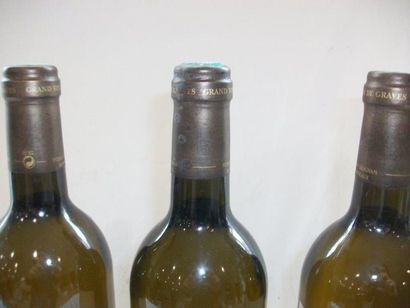 null 3 bouteilles de Pessac Léongnan Blanc, Château Lamothe Bouscaut, 2001, (es,...