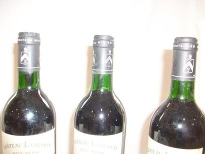 null 3 bouteilles de de Haut Médoc, Château de Lanessan, 1989