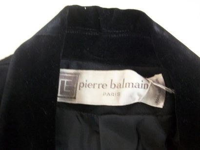 null Pierre BALMAIN Tailleur jupe en laine noir. Taille 38. BE