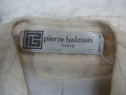 null Pierre BALMAIN Tailleur jupe en laine beige . T. 38 . Etat d'usage , nombreuses...