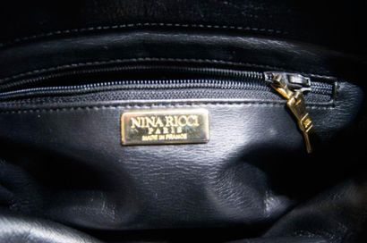 null Nina RICCI Sac à bandoulière (transformable en anses) en cuir noir et métal...