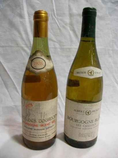 null Lot de 2 bouteilles de Bourgogne blanc: Clos des Tournons , 1978 (es, B, capsule...