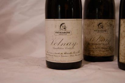 null Quatre bouteilles de Volnay , Patriarche père et fils, 1983. Etiquettes sales...