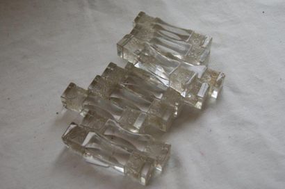 null Dans le goût de Lalique, 10 repose-couteaux en verre. Modèle Art déco. (petites...