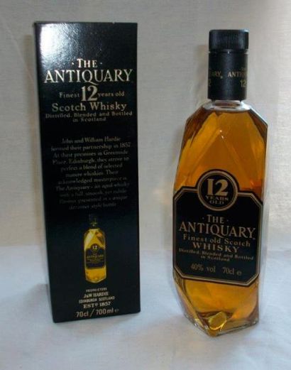null 1 bouteille de Scotch whisky, The Antiquary, 12 ans d'âge. Dans sa boîte.