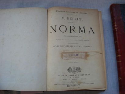 null Lot comprenant la partition de de Bellini, La Norma et un reccueil de chans...