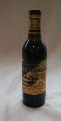 null 24 demi-bouteilles de Graves, Château La Tour Martillac, 1981. CBO.