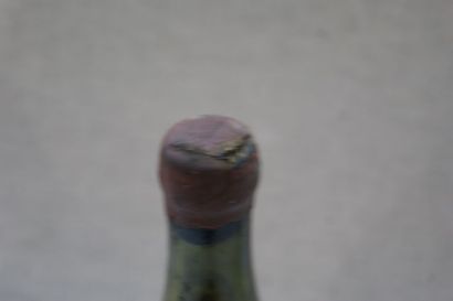 null 1 bouteille de Corton, 1947 (sans étiquette, B)