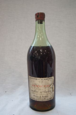 null 1 bouteille d'Armagnac Château de Lacquy. Haut.: 35 cm
