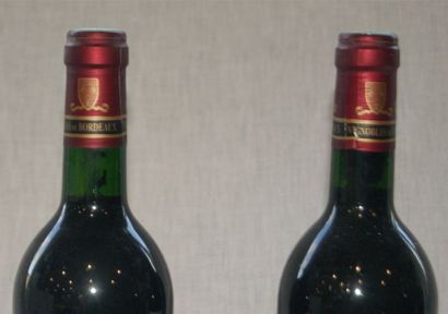 null 2 bouteilles de Château Larroque, 1998.