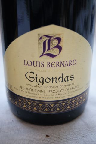 null Lot de 3 bouteilles : 2 Côtes du Rhône Louis Bernard, 2006 et 1 de Gigondas,...