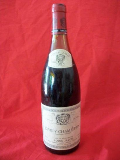 null 1 bouteille de Gevrey Chambertin, Louis Jadot, 1983 (LB, caspsule abîmée).