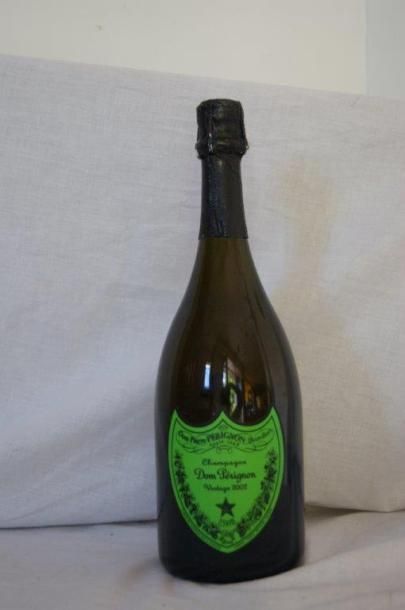 null 1 bouteille de champagne Dom Pérignon, millésime 2002.