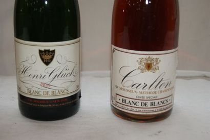 null 3 bouteilles de vin mousseux : 2 de Blanc de Blancs Carlton (rosé) et une de...