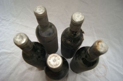 null 5 bouteilles de Montagne Saint Emilion, Tour Mont d'Or, 1959 (etsla, LB et B,...