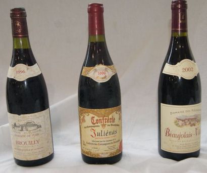 null Lot de 3 bouteilles : Juliénas, Confrérie, 1996 / Beaujolais Villages, Domaines...