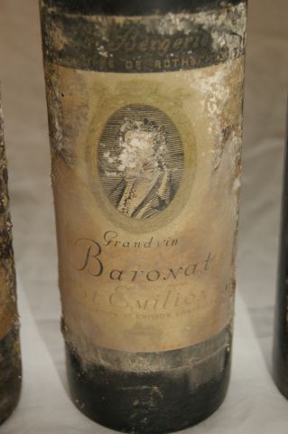 null 6 bouteilles de Saint Emilion, Baronnat, 1970 (esa, LB et B, capsules abîmé...