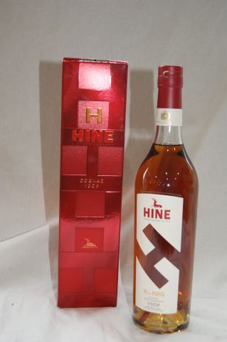 null 1 bouteille de cognac "H" de Hine. 70 cl. Dans sa boîte.