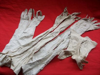 null Lot de 4 paires de gants comprenant 2 paires en cuir long (environ 60 cm) boutons...
