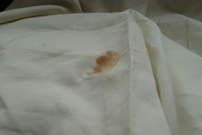 null Lot de linges de lit dépareillés en lin blanc comprenant un grand drap monogrammé...