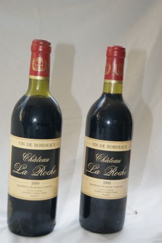 null Lot de deux bouteilles de Bordeaux, Château La Roche, 1989.