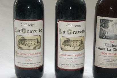null Lot de 4 bouteilles de Bordeaux, 2 de Château La Gravette, 1979 et 2 Château...