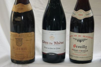 null Lot de 6 bouteilles : 1 de Savigny-les-Beaune 1988, 1 de Beaujolais 1976, 1...