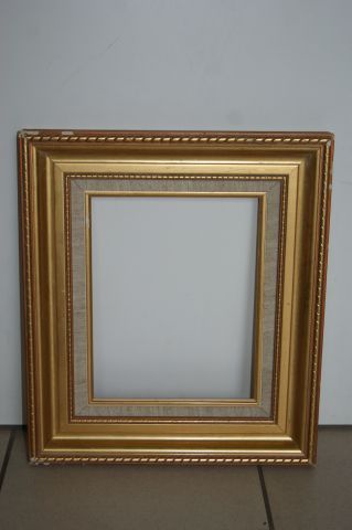 null Cadre en bois doré . 25 X20 et 39 x34 cm