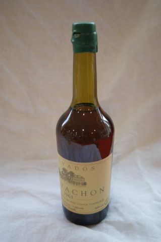null 1 bouteille de Calvados, Bouvachon, 1963, 70 cl.